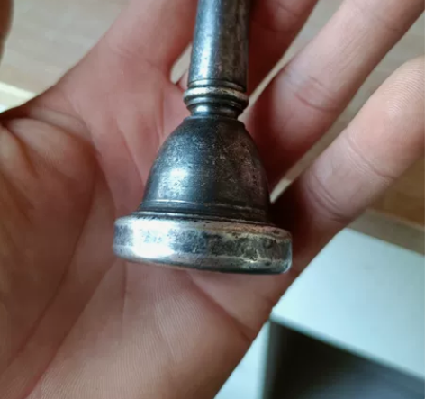 白铜乐器嘴 铜号吹嘴 老物件了包浆很高 尺...