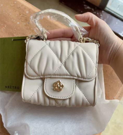 女士小包包 感兴趣的话点“我想要”和我私聊...