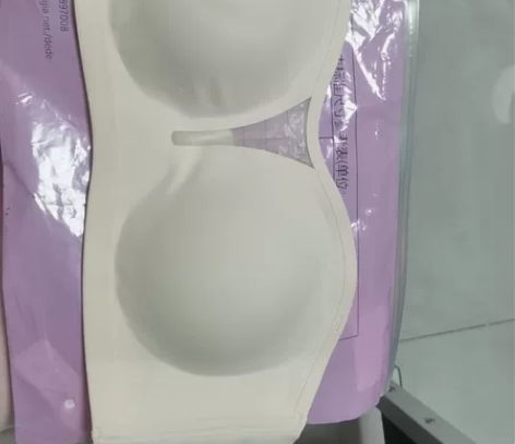 无痕抹胸内衣，有防滑包边，配有隐形肩带，码...