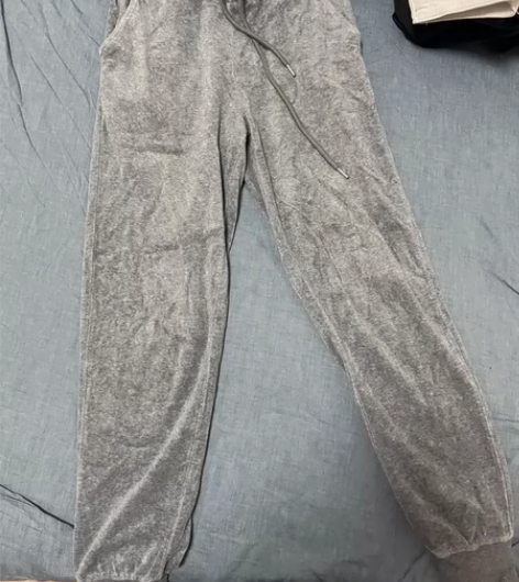 鹿岛女士灯芯绒长裤，s码。偏大，裤长92腰...