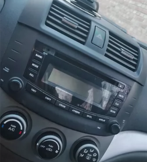 现拆悦翔中控DVD 感兴趣的话点“我想要”...