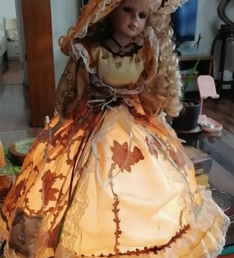 芭比娃娃台灯低价出 小公主的最爱，梦幻精美...