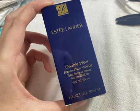 雅诗兰黛dw 1w1 仅试色 感兴趣的话...