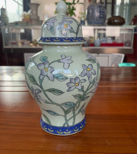 567 手绘粉彩将军罐 器型饱满、手绘花开...