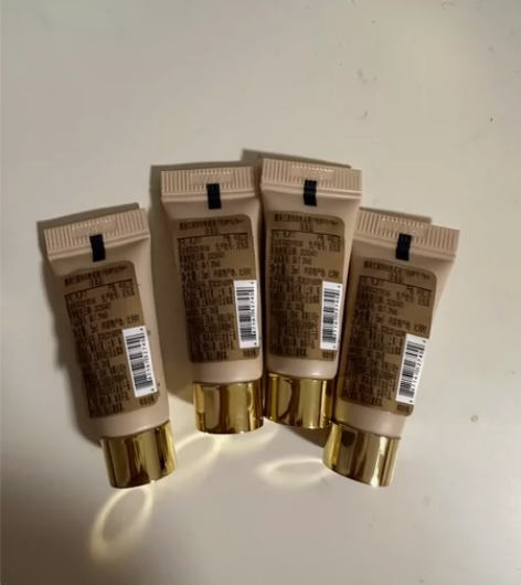 雅诗兰黛粉底液小样1w1 5mL 银泰专柜...