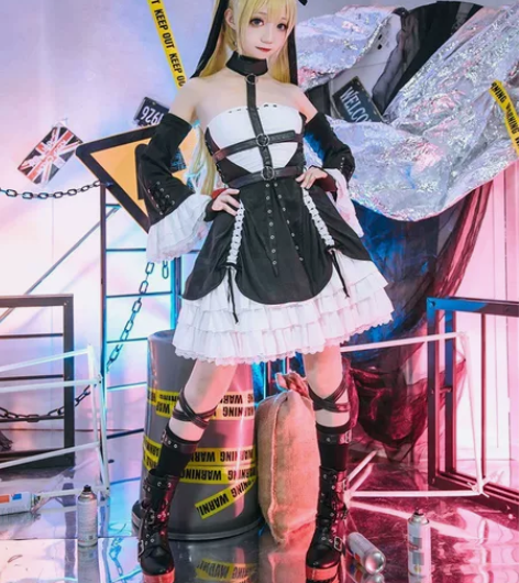 玛莉萝丝cos服死或生 标价：衣服m码假发...