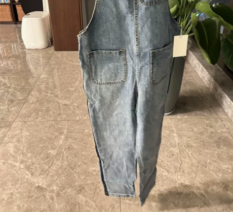 全新牛仔背带裤，臀围95厘米以内的来，我买...