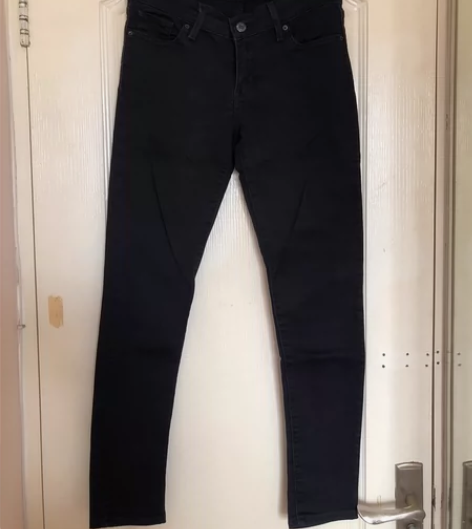 黑色水磨铅笔裤弹力牛仔裤，腰围34cm 裤...