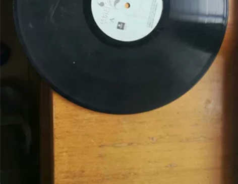华纳白金经典名曲黑胶唱片，品不好，无皮，裸...
