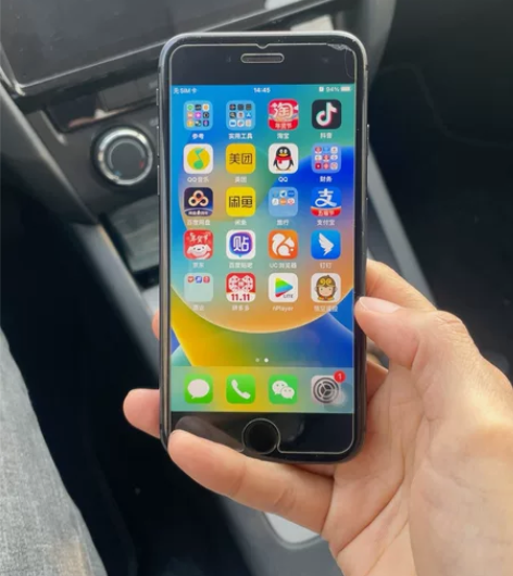 苹果8 64G 正在使用，已换新电池。 带...