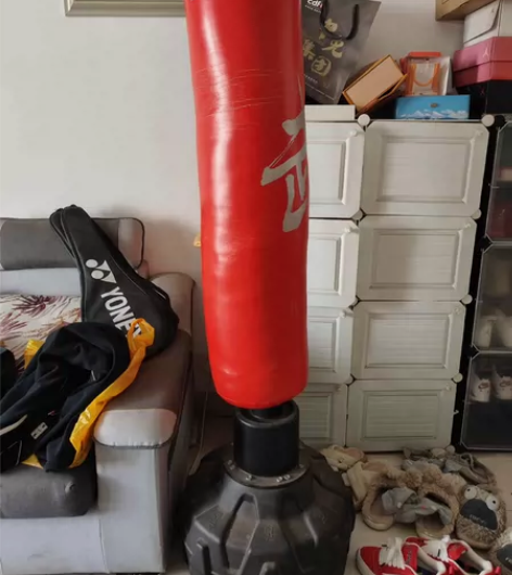 【转闲置】家用拳击立式沙袋 如图，有些许裂...