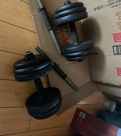 哑铃,仅限自提,35。 感兴趣的话点“我想...