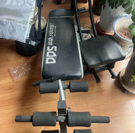 健身器材#健身器材 腹部机。滑轮机。一个3...