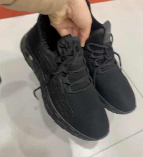 实体店铺 双层网布?橡胶底防滑运动鞋 可以...