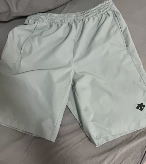 迪桑特短裤男款M码 做教练时穿的衣服，现在...