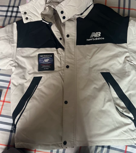 NB新百伦羽绒服，穿过几次便宜出！！！ 穿...