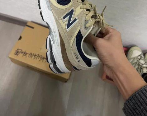 NB新百伦2002r，9成新  脚胖了穿不...