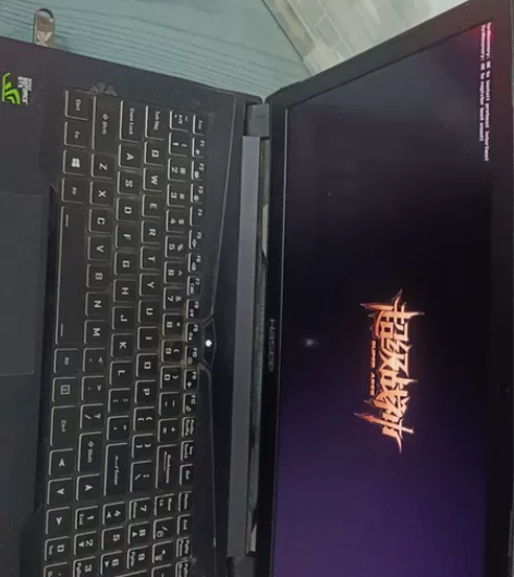 出战神zx7ct5da，屏幕完好，电池和键...