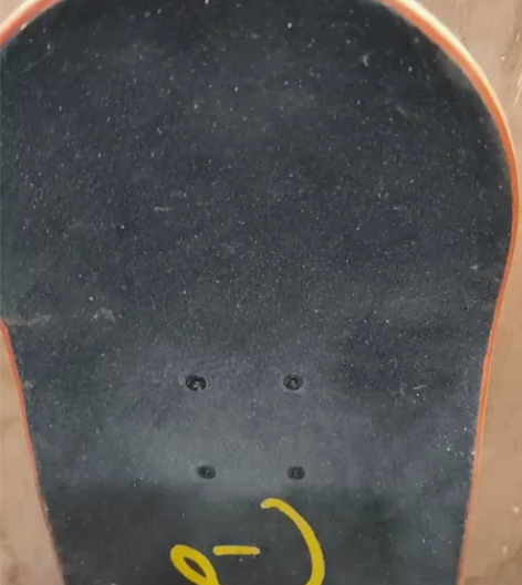 dbh滑板前男友买的不会玩一直闲置给有缘人...