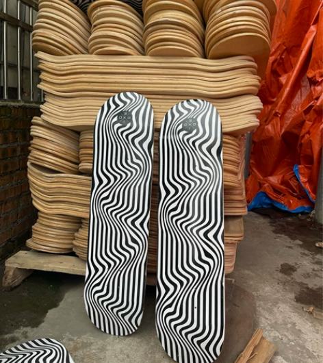 背面带图案次品滑板板面处理，可以当滑板装饰...