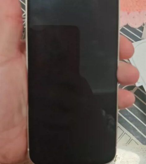 苹果13，256G，一直带手机壳贴膜外观完...