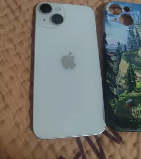 自用iPhone14星光色128G国行正品...