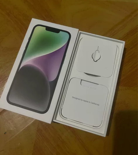 出一台自用苹果14国行买来就贴着膜带着壳基...