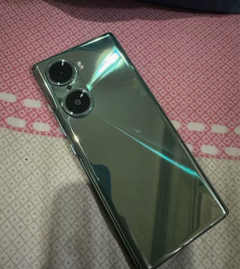 荣耀60 曲面屏 8256 无拆无修 痛快...