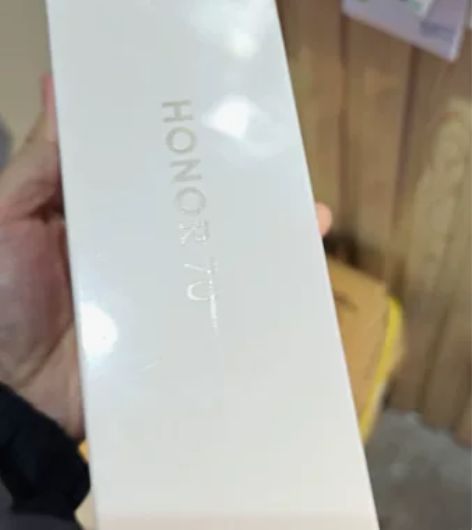 荣耀70 IMX800三主摄 双曲屏设计 ...