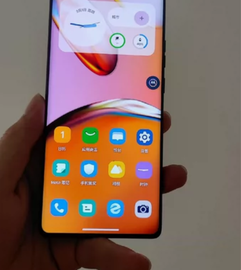 ?摩托罗拉先40，12+256内存，高通骁...