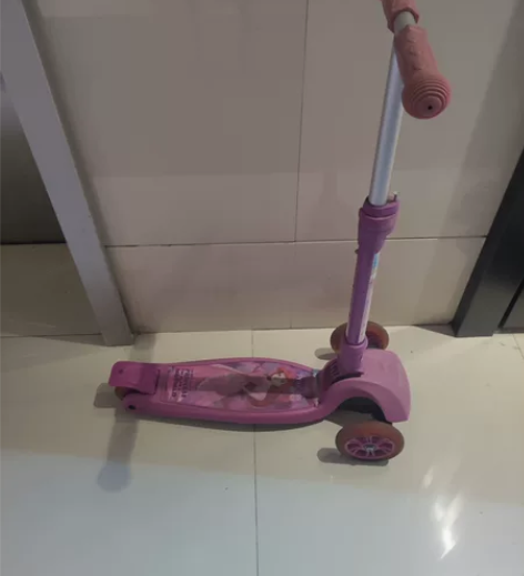 #滑板车二手迪士尼滑板车的钱江新城自提 感...