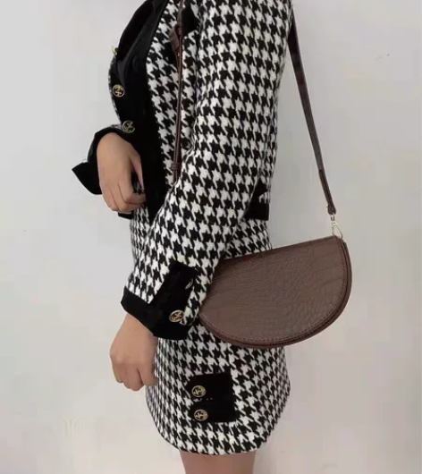 马鞍包包女2022年新款爆款复古秋冬斜挎包...