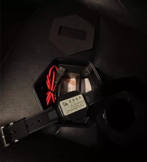 联想Le coo儿童电话手表 （刚激活不到...