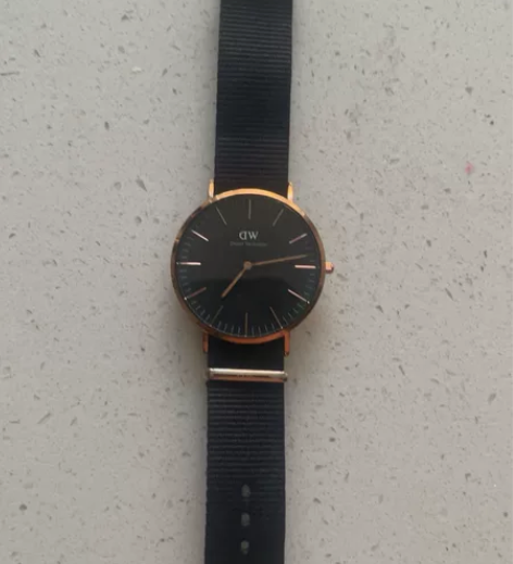 DW（手表类） 手表表戴都是正品 99新?...