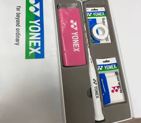 【低价甩卖】全新尤尼克斯羽毛球拍天斧100...