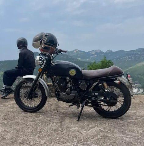 宗申week8复古摩托车 外观自己改装了很...