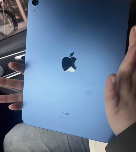 大学生急出一手在保ipad10代，内存64...