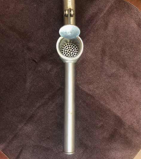 全金属蒜蓉器 购于京东，买多了一个