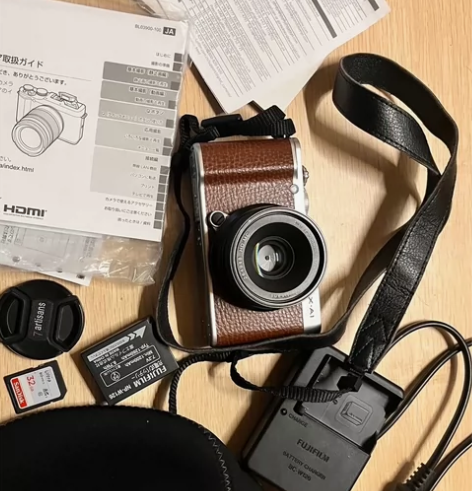 富士x-a1  微单相机，平时保护的很好 ...