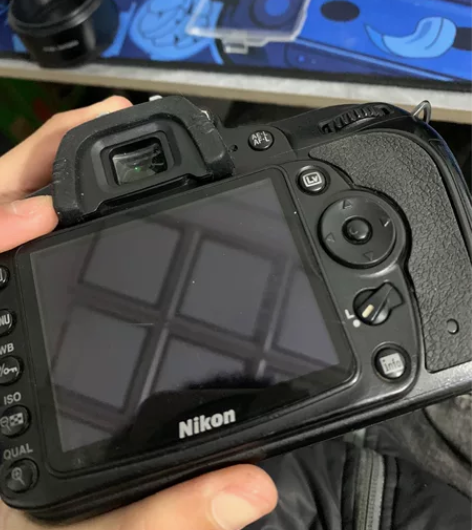 尼康d90 外观9新 除了屏幕有划痕 其他...
