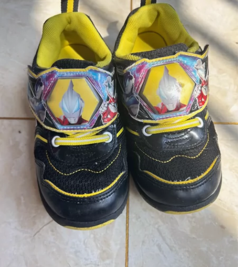 奥特曼童鞋男童运动鞋春秋宝宝休闲鞋男孩闪灯...