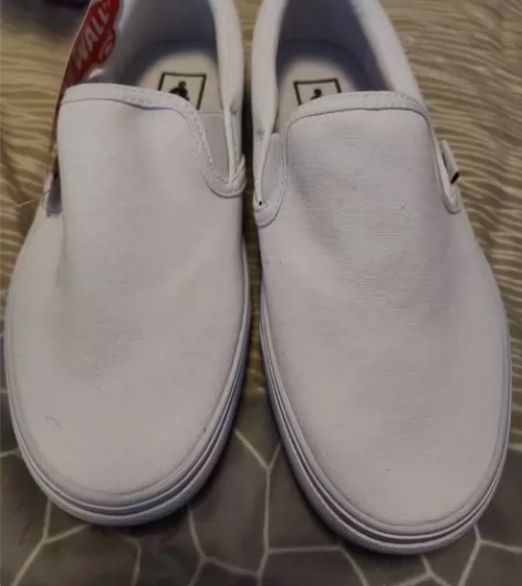 全新未穿万斯男鞋女鞋VANS帆布鞋，只剩3...