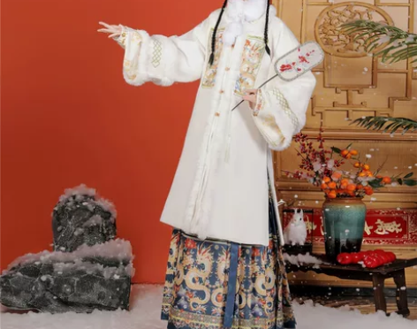 新款明制汉服女冬季国风过年服古装对襟长袄外...