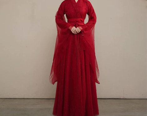 女款汉服m码，买来表演节目使用的，只穿过5...