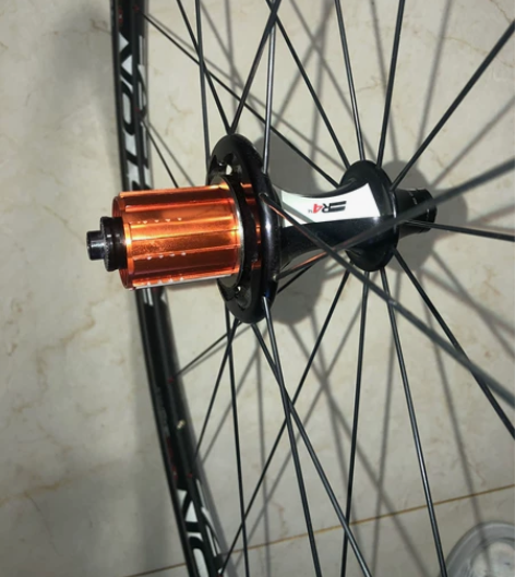 伊斯顿 轮组 成色还不错 感兴趣的话点“我...