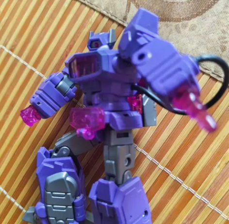 变形金刚动画片版本，震荡波 感兴趣的话点“...