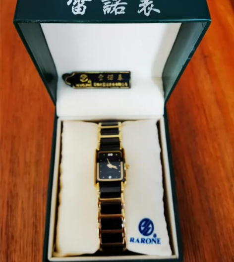 全新雷诺经典石英腕表袖珍女表 感兴趣的话点...