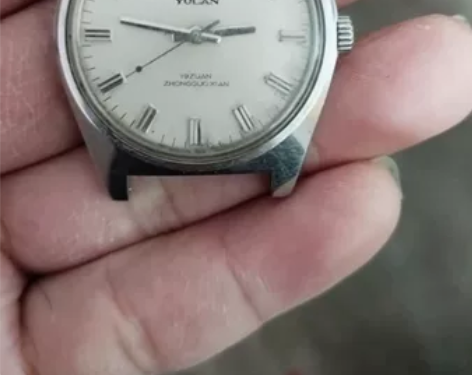 玉兰花牌机械手表男款大型。品相如图。 功能...