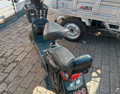 八成新的电动车，五羊电动车，欢迎来置换，四...