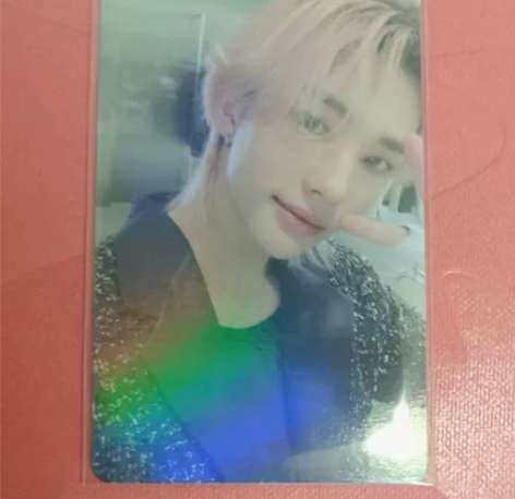 出 黄铉辰小卡 不可直拍 有意私聊 会送小...